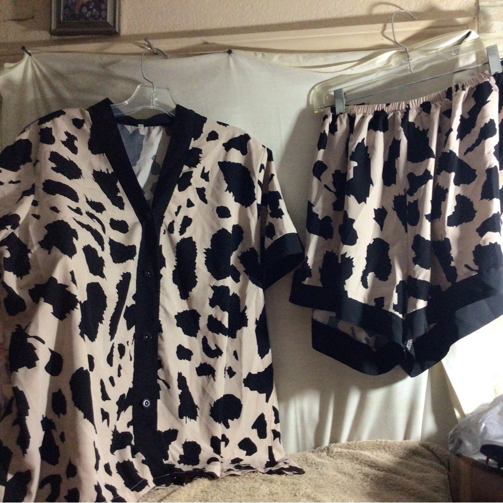 Black & Cream Animal Print Pajama Set - Women